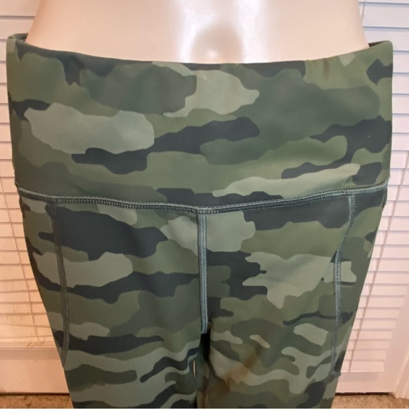 Duluth Trading Co. NoGa Full Length Sculpting Legging Green Camo Sz Med x 31 EUC - Picture 2 of 9
